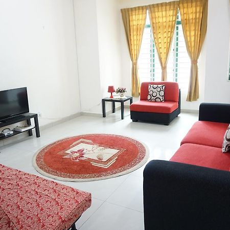 Warisan Indah Homestay Klia 1 Melayu Sahaja Сепанг Экстерьер фото
