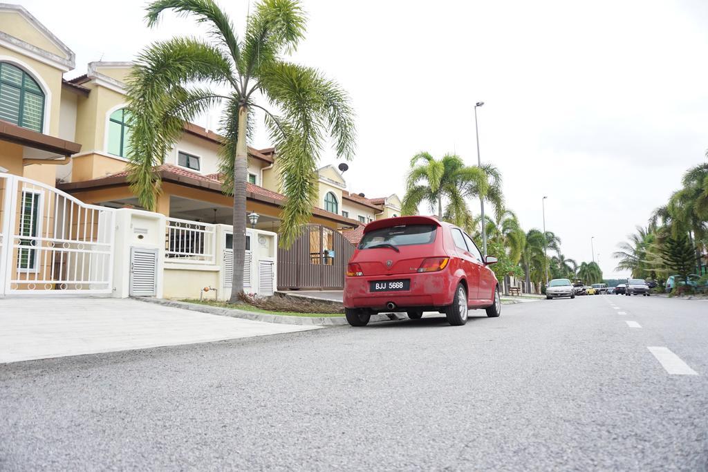 Warisan Indah Homestay Klia 1 Melayu Sahaja Сепанг Экстерьер фото