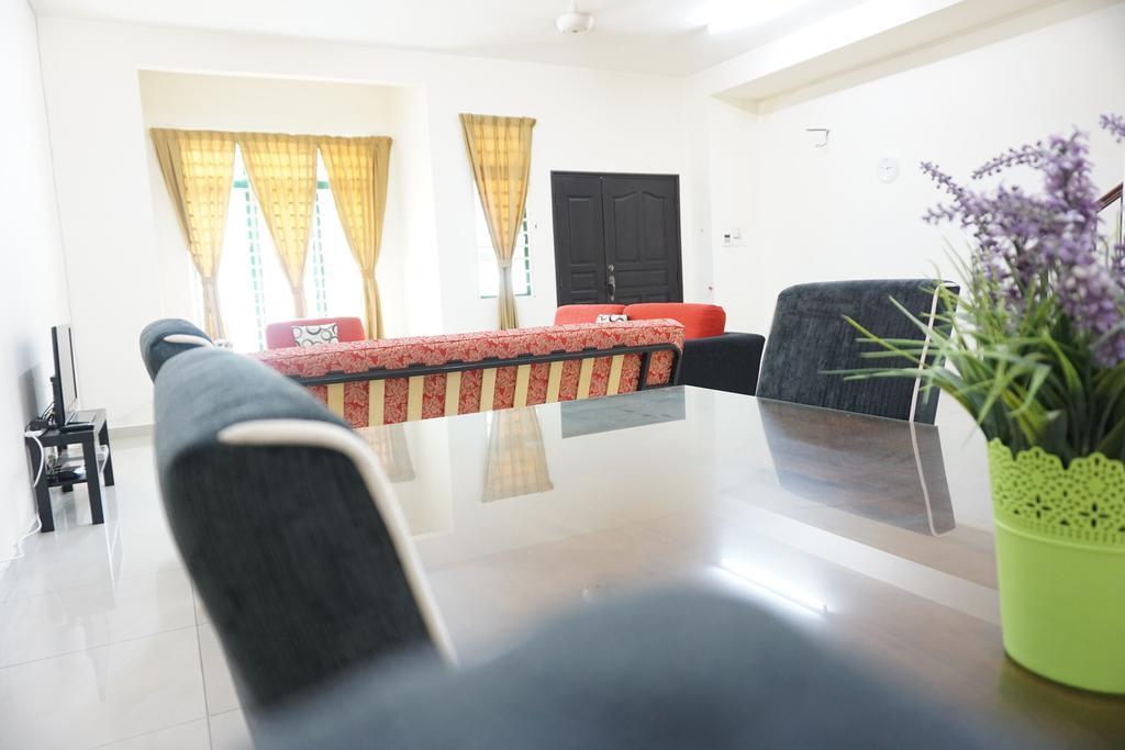 Warisan Indah Homestay Klia 1 Melayu Sahaja Сепанг Экстерьер фото